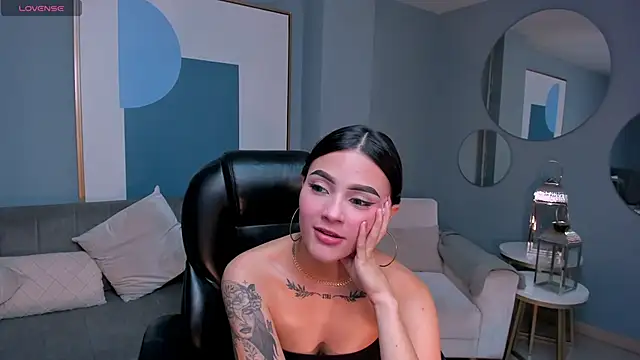 CarolineEvans_x webcam