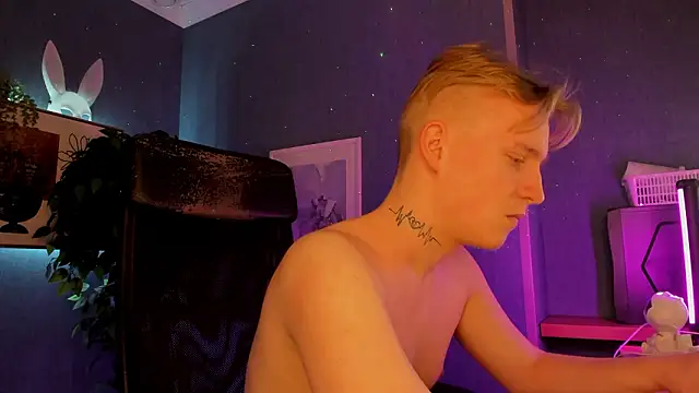 AlexxSweet webcam