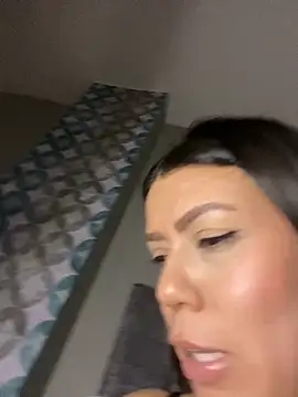 Webcam Model (martina_contreras)  is live.Free join now!