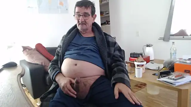 silvio-aus-luzer... Live Webcam on Stripchat