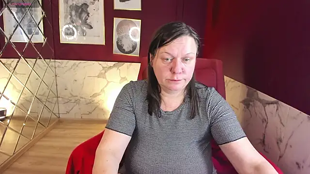 KellyPerfection webcam