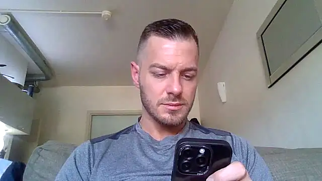 cheekycherryx - Cheekycherryx's free webcam - UK Sex Cams