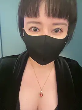 美女Mia-zhan在线直播