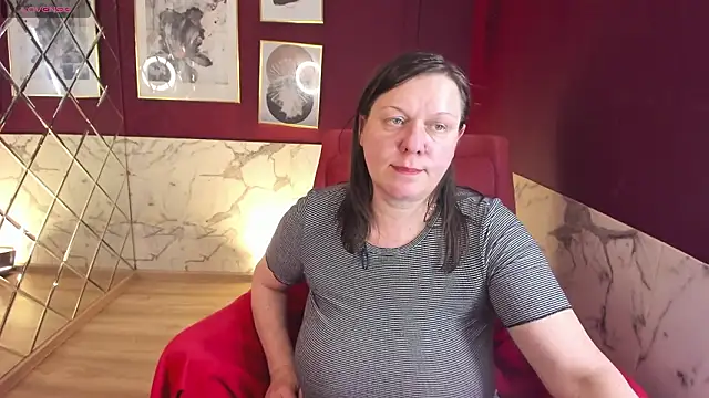 KellyPerfection webcam