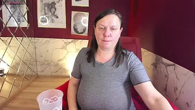 KellyPerfection webcam