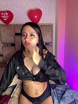 Lauraaa_pink18 webcam