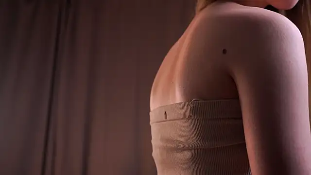 JosetteWeakly webcam