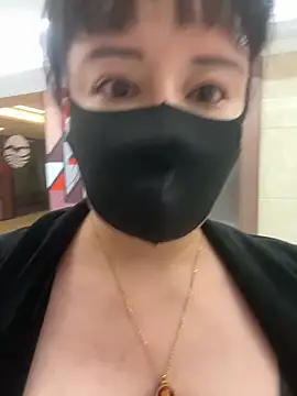 美女Mia-zhan在线直播