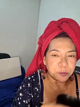 Scarlet_curly8a webcam