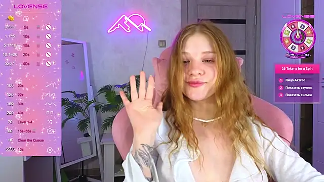 TrissMerigold9 webcam