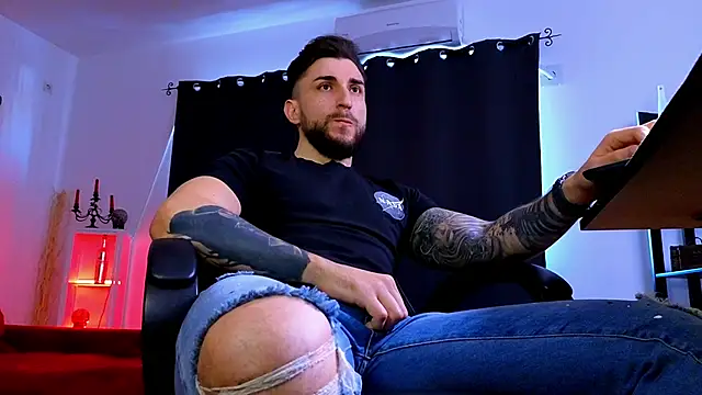 MightyAaron66 webcam