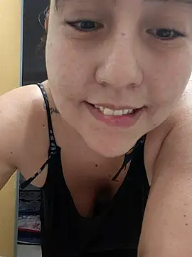 SweettyNaugthy webcam