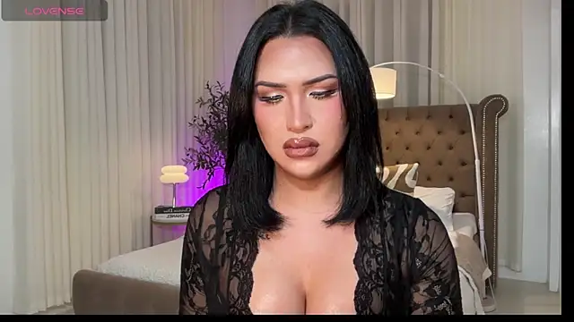 Your_Majesty_Tyra webcam