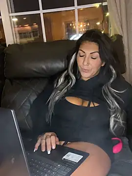 LittleMissEeve webcam