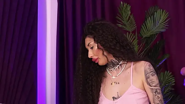 CassandraFoxy webcam