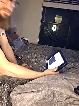 Icebearsticlese webcam