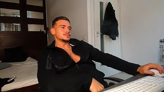 ElijahThorne webcam