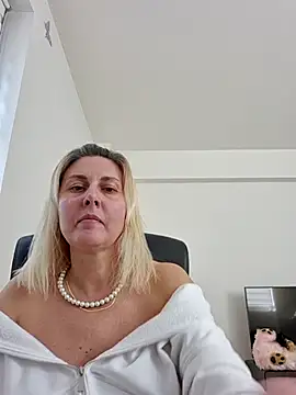 Amelia9798 webcam