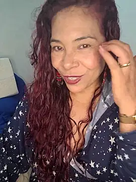 Scarlet_curly8a webcam