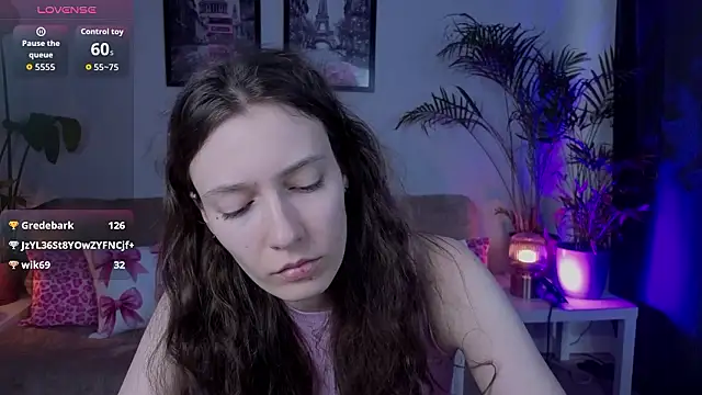 VioletaBloom webcam