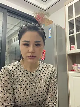 美女940940_1688在线直播