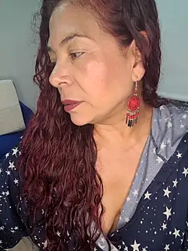 Scarlet_curly8a webcam