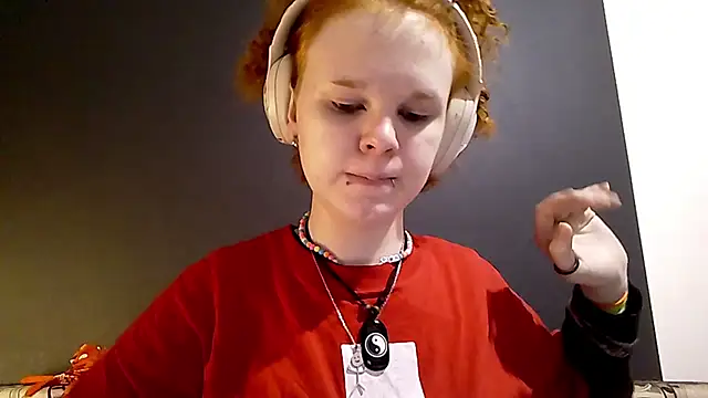 CurlaPettyBom webcam