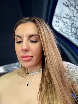 MilfNextDoor20 webcam