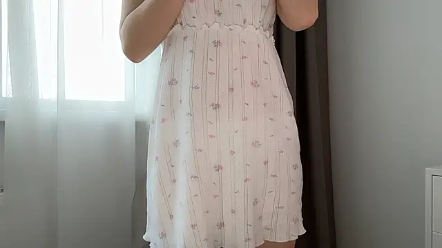 ShySchoolGirl webcam