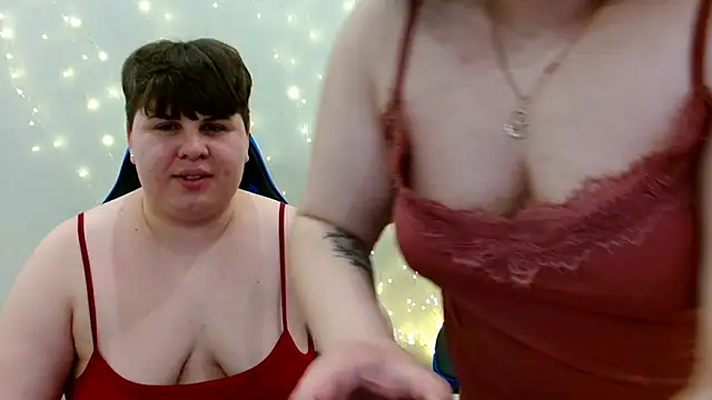 BeckyAndHellen webcam