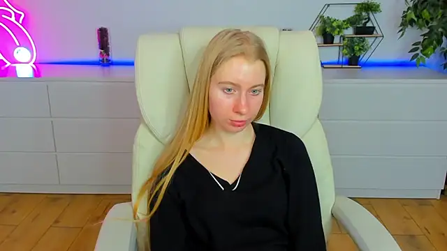 Alina_Blonde webcam