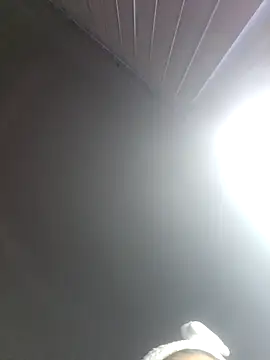 bubblesstaywet webcam