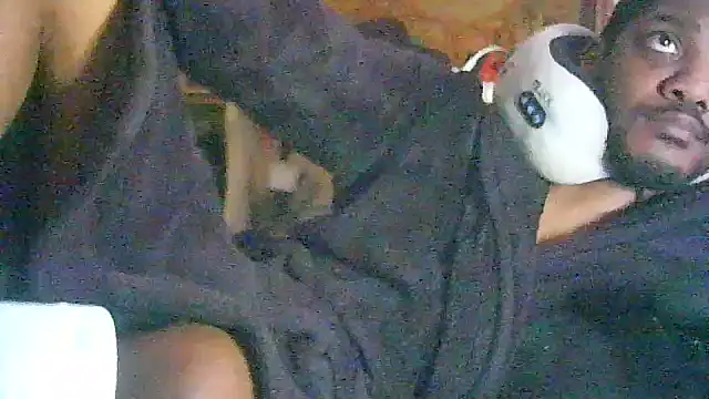 ON3YOULLN3VER_FIR3 webcam