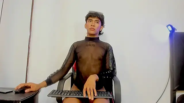 JERO_TEASE_S7S webcam