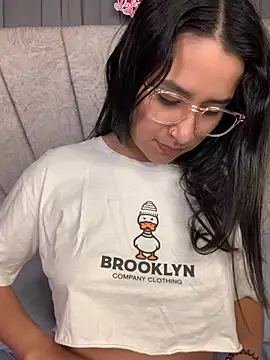 Webcam Model (Val12777)  is live.Free join now!