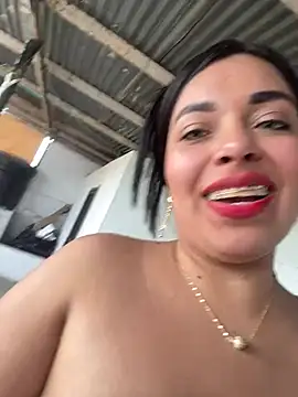 Webcam Model (_SARA_69)  is live.Free join now!