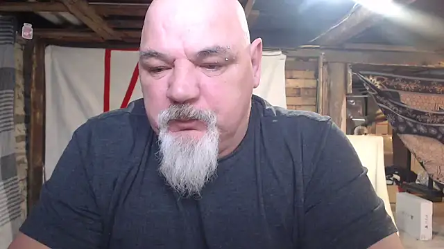 Newfiesausage1972 webcam