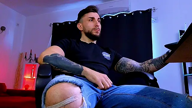 MightyAaron66 webcam