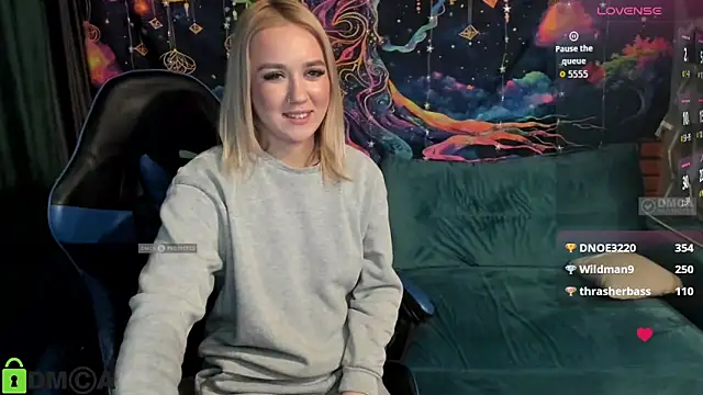 CrystalGirl99 webcam