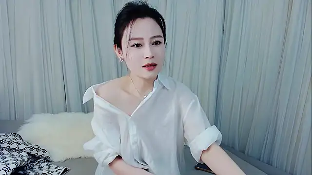 美女HCOCO在线直播