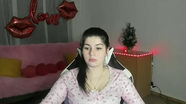 kisamodel - KisaModel's free webcam - UK Sex Cams