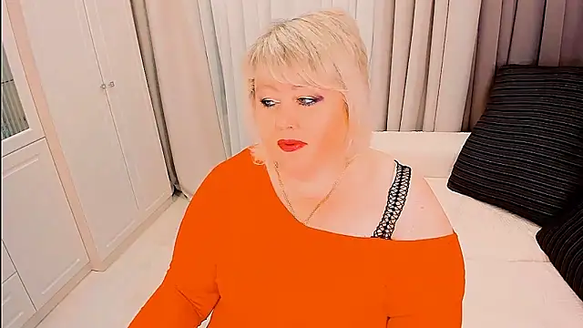BIGTITSBBW webcam
