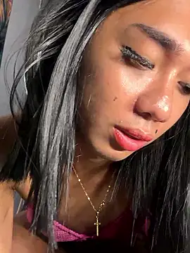 Makemefallinlove webcam