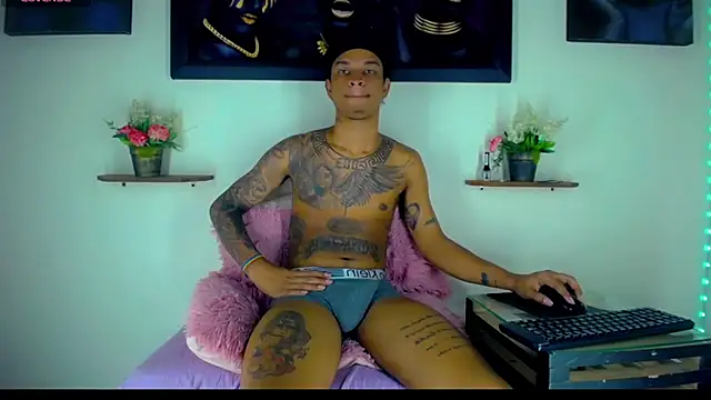Tatoo_Noah webcam
