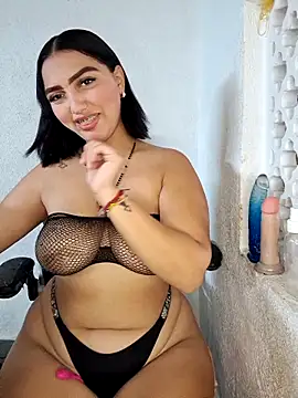 Webcam Model (Mia_em)  is live.Free join now!