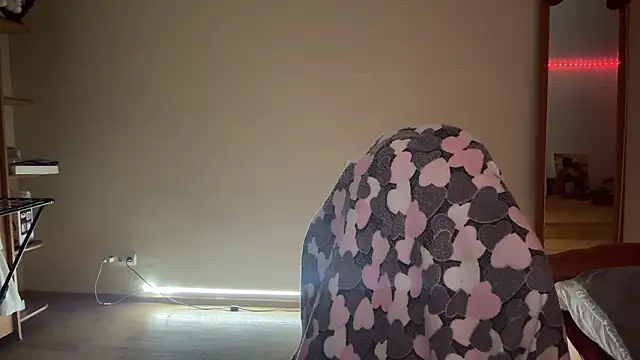 Alisa_baby_fox webcam