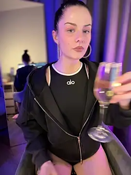 bigJuicyPussy webcam