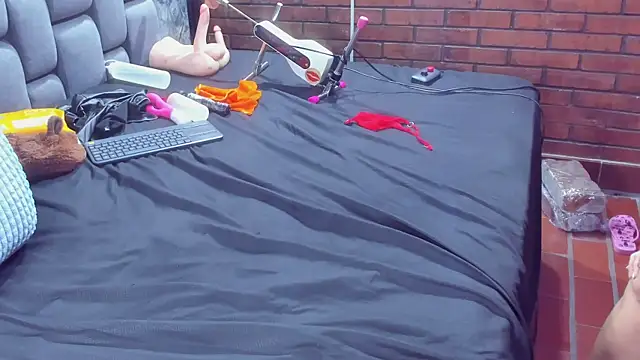 Couple_Gold69 webcam