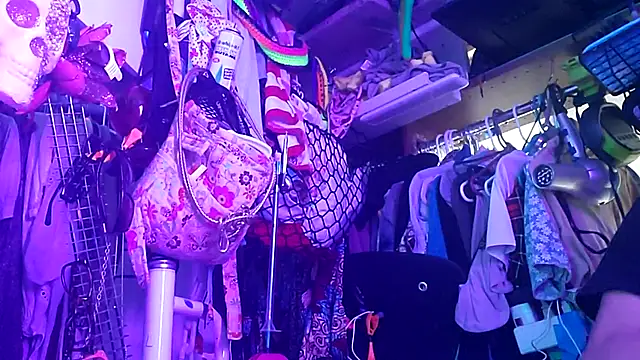 gurlnips - Gurlnips's free webcam - UK Sex Cams