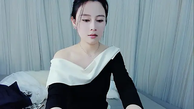 美女HCOCO在线直播